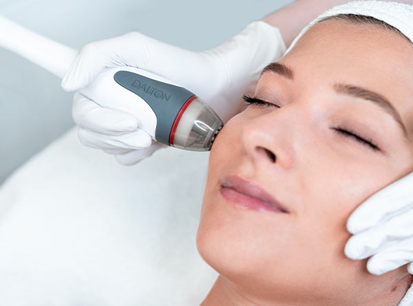 Dalton-Meereskosmetik-Aqua-Facial-Behandlung